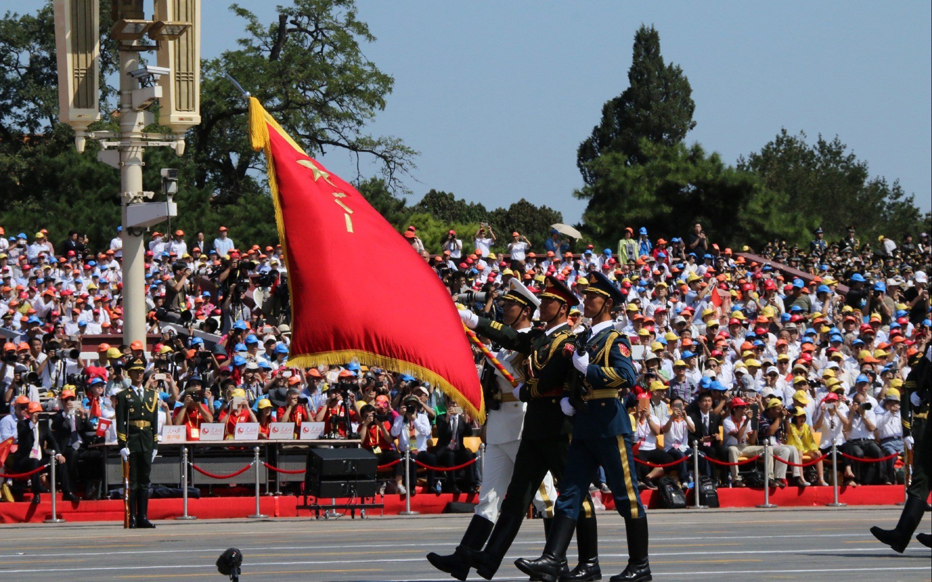 FB体育APP-意大利女子4x100米混合泳接力队获得银牌，女子4x200m混合泳接力决赛