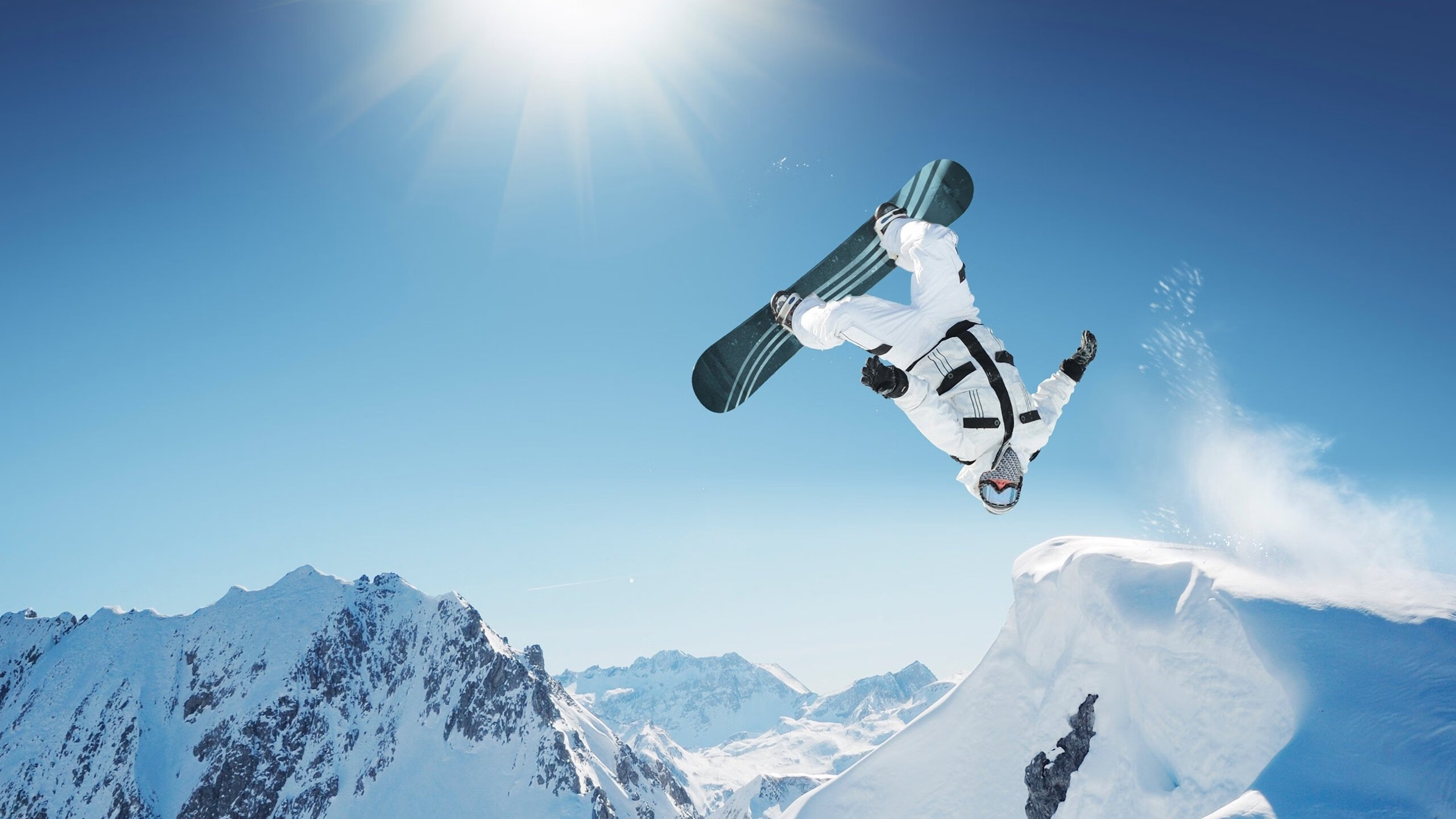 莱万火力全开，德甲攻击王宝座稳固，莱万破德甲纪录